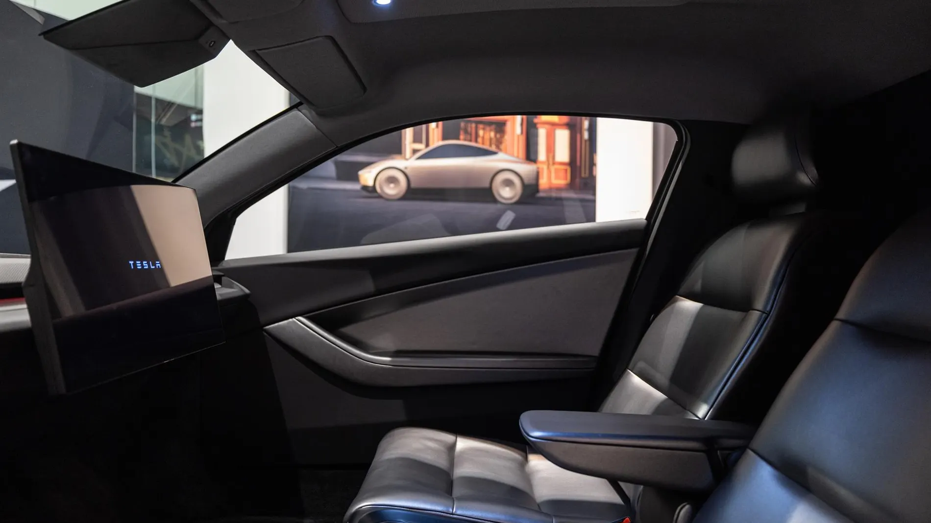 Tesla prueba su sistema de conducción autónoma supervisada por Madrid