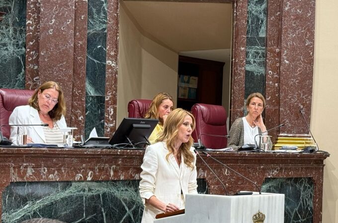 La consejera de Empresa, Empleo y Economía Social, Marisa López Aragón, interviene en la Asamblea Regional
