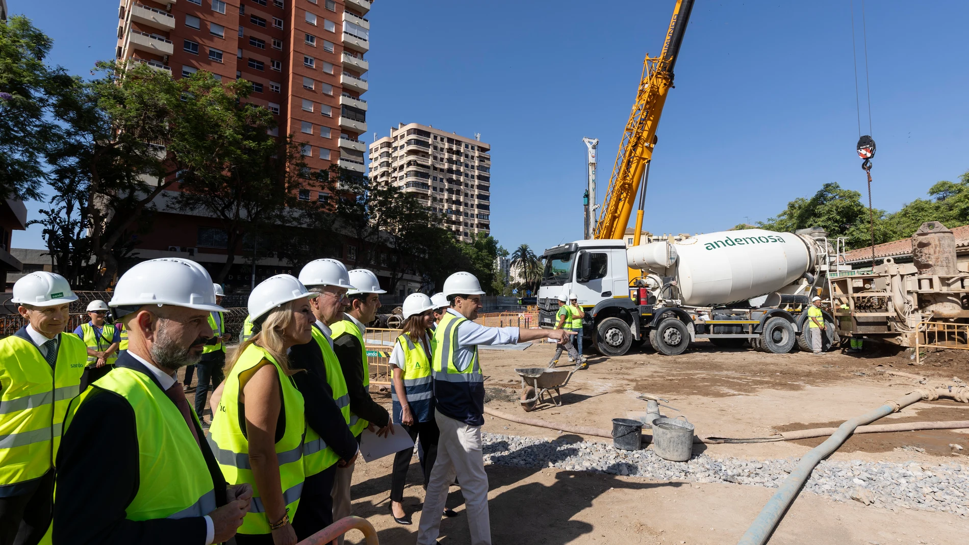 El presidente de la Junta, Juanma Moreno, durante el acto de inicio de obras de la Línea 2 del Metro de Málaga