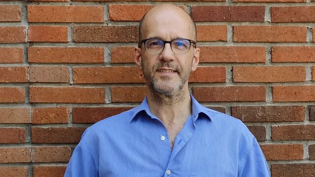 Luis Javier Muñoz, arqitecto, profesor de Secundaria y autor del libro "Todas las normas de acentuación en lengua española"