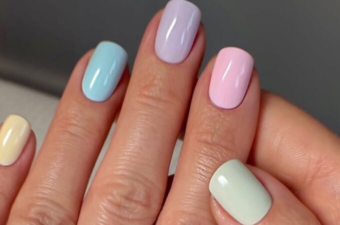 10 diseños de uñas con los colores más bonitos que arrasarán este verano