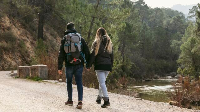 La caminata japonesa: el ejercicio para perder peso y ganar fuerza caminando