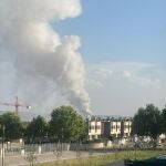 Sucesos.- Un incendio en una empresa de baterías de litio y pilas pone en alerta a Azuqueca de Henares