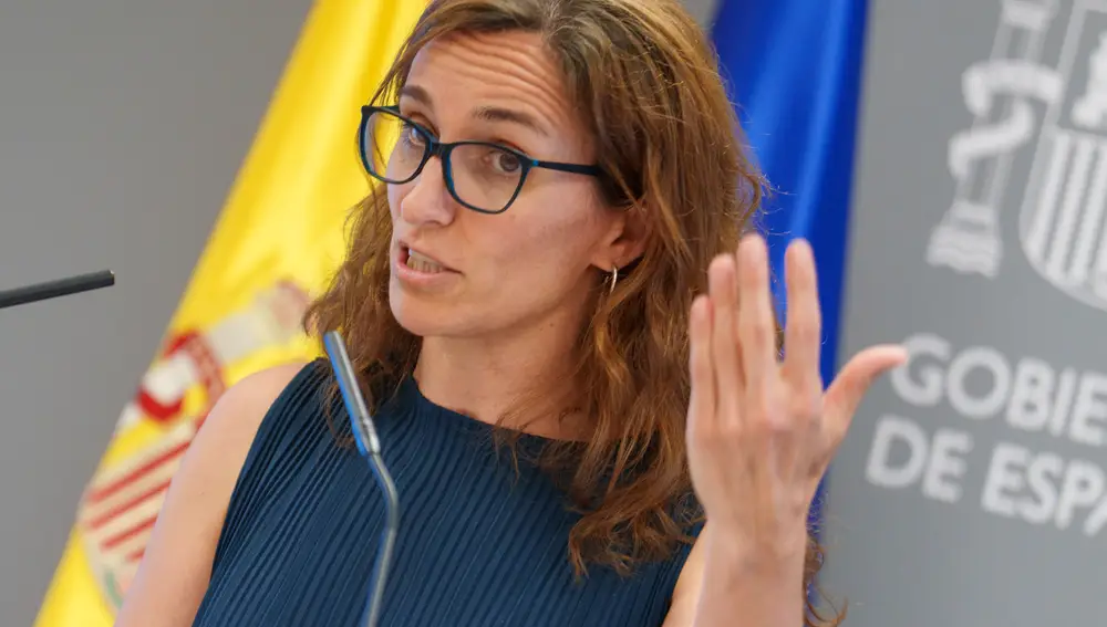 La ministra de Sanidad, Mónica García
