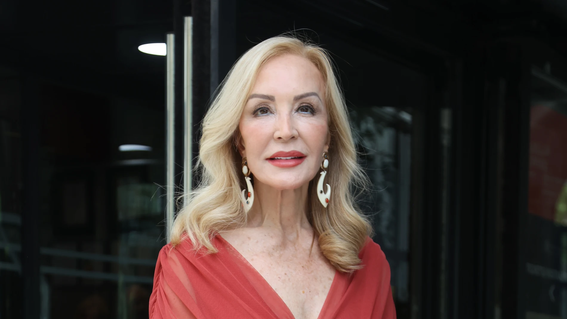 Carmen Lomana, antes de poner rumbo a Suiza