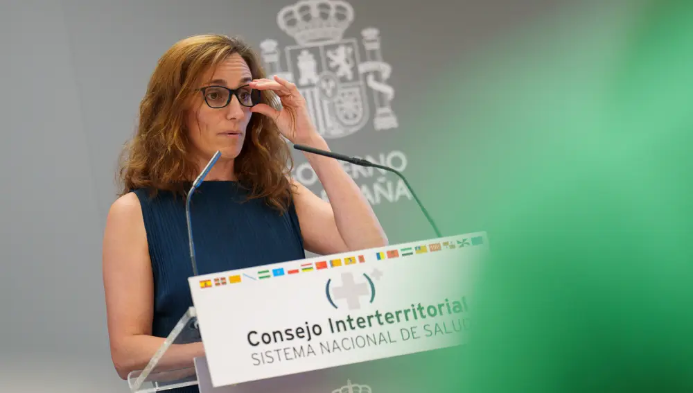La ministra de Sanidad, Mónica García, en la rueda de prensa posterior al Consejo Interterritorial. David Jar