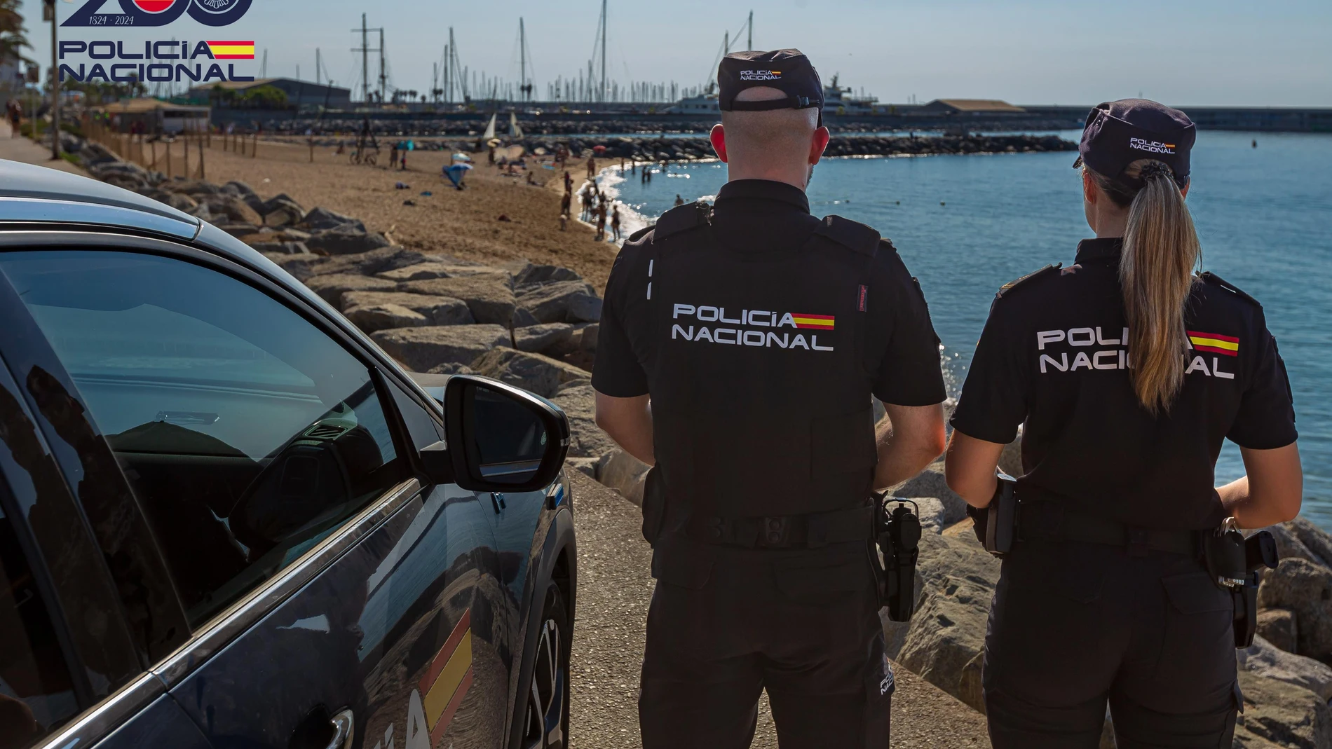 Agentes De La Policía Nacional Fuera De Servicio Salvan La Vida A Un Bañista De Morir Ahogado En La Playa De Sa Boadella (Girona) "Nota De Prensa" REMITIDA / HANDOUT por POLICÍA NACIONAL Fotografía remitida a medios de comunicación exclusivamente para ilustrar la noticia a la que hace referencia la imagen, y citando la procedencia de la imagen en la firma 02/07/2025