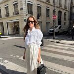 Influencer con look de estilo royal.