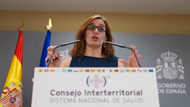 La ministra de Sanidad, Mónica García, en la rueda de prensa posterior al Consejo Interterritorial. David Jar