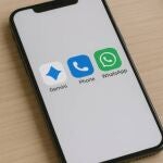 WhatsApp se integra con Gemini: qué puedes hacer y cómo desvincular la app de Meta de la IA de Google.