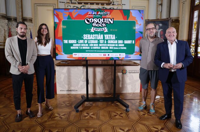  Jesús Julio Carnero presenta el festival junto a la concejal de Turismo, Eventos y Marca Ciudad, Blanca Jiménez, y los representantes de Planeta Desierto, Javier Ajenjo y Francisco Javier Garrido