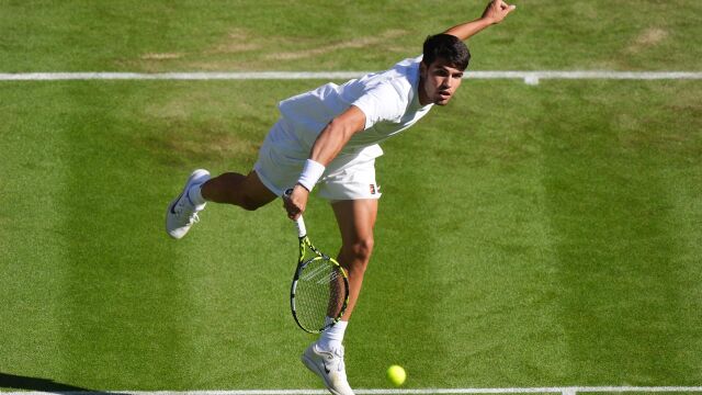 Tenis/Wimbledon.- Carlos Alcaraz trabaja su billete a octavos de Wimbledon