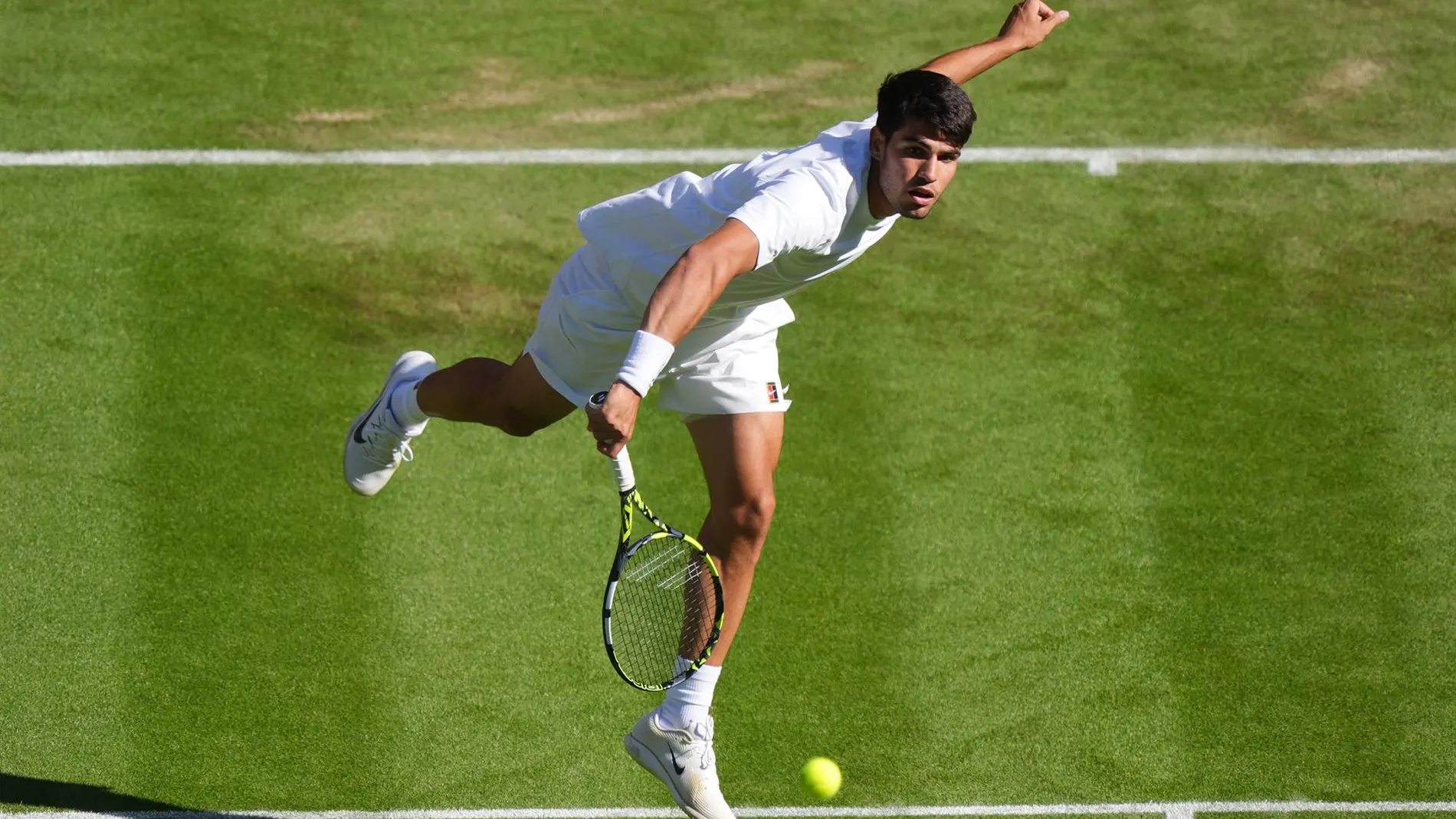 Tenis/Wimbledon.- Carlos Alcaraz trabaja su billete a octavos de Wimbledon