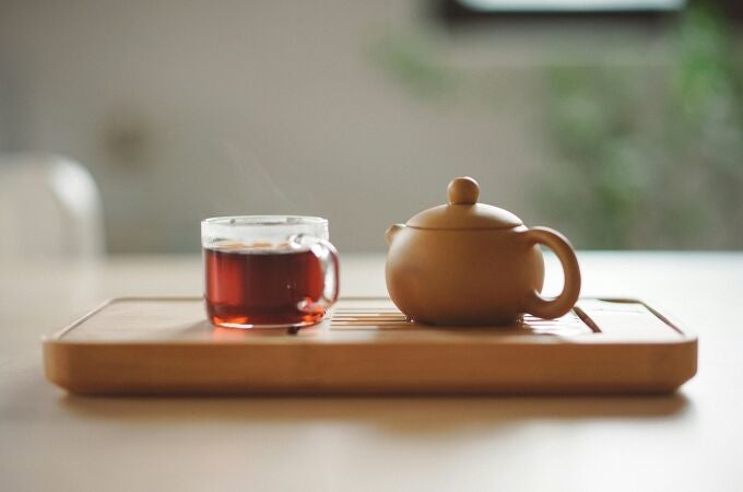 Descubre el té natural más potente para ayudarte a dormir mejor por las noches calurosas en verano