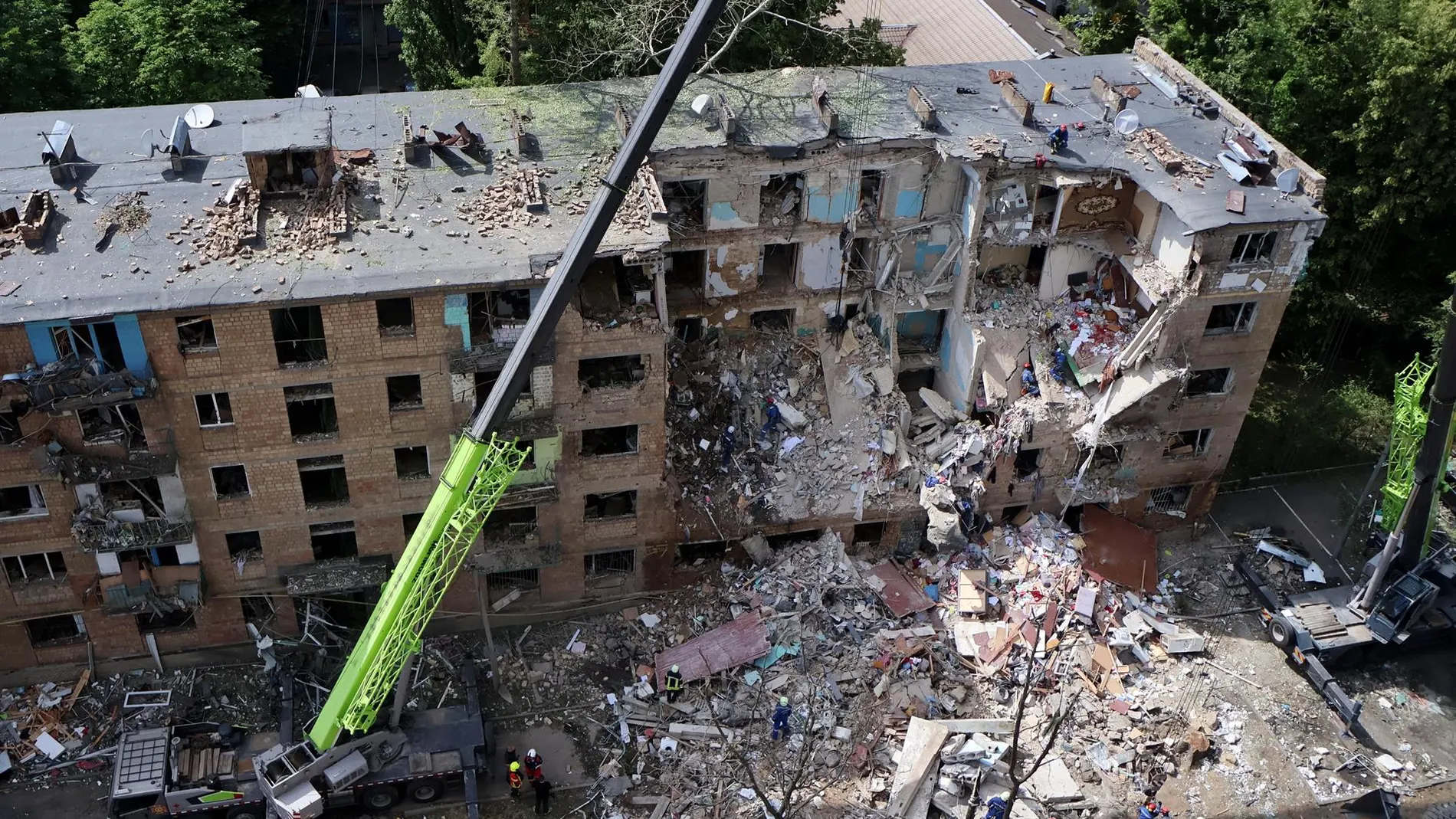 Ucrania.- AMP2.- Hallan un muerto y ascienden a 26 los heridos en Kiev tras "uno de los ataques a mayor escala" de Rusia