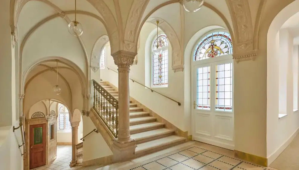 Detalle de una de las escaleras interiores