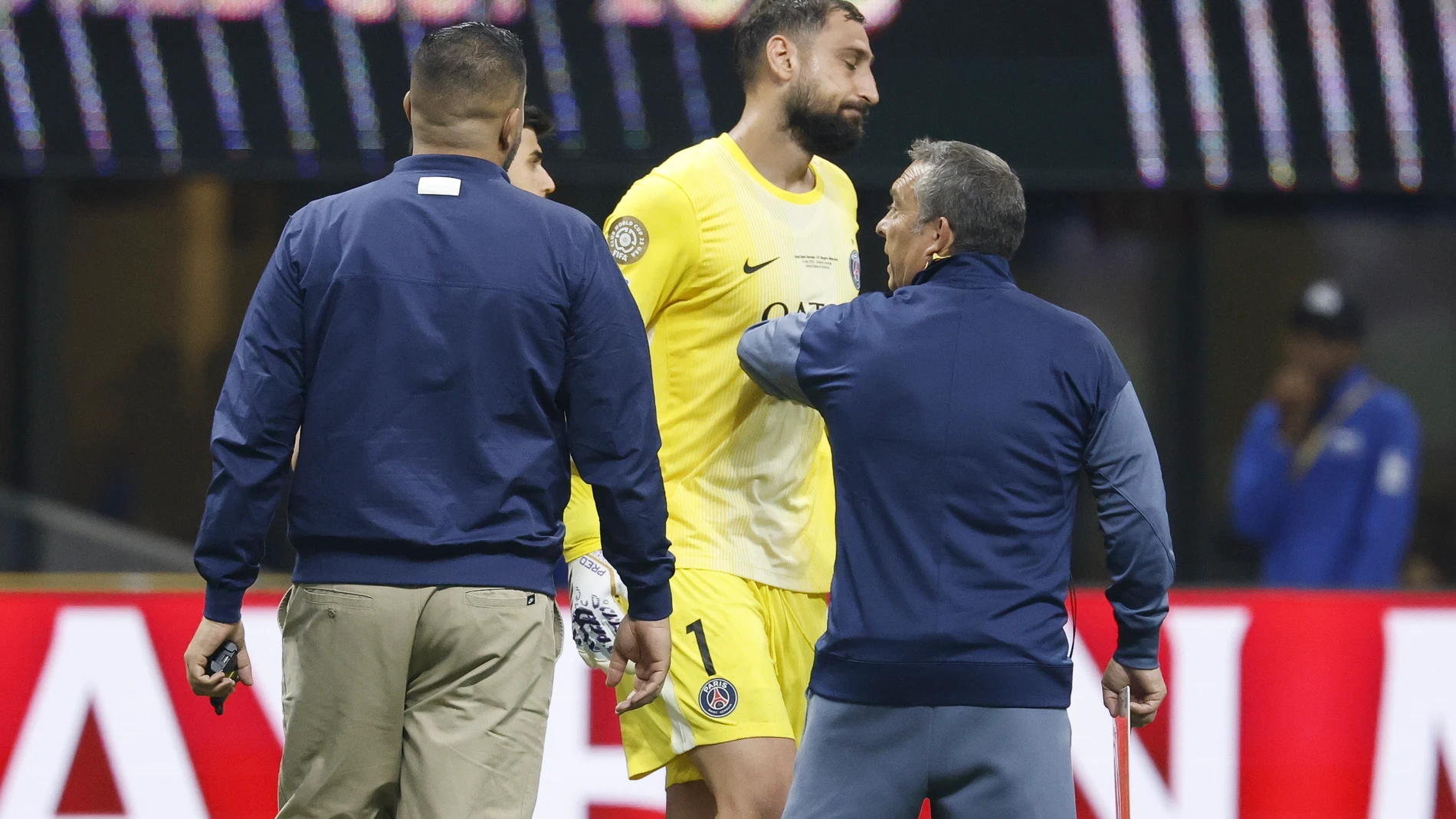 Gianluigi Donnarumma reacts after Munich's Jamal Musiala was injured in a crash with him during the FIFA Club World Cup 2025 match between Paris Saint-Germain and FC Bayern Munich, in Atlanta, Georgia, USA, 05 July 2025. (Mundial de Fútbol) EFE/EPA/ERIK S. LESSER