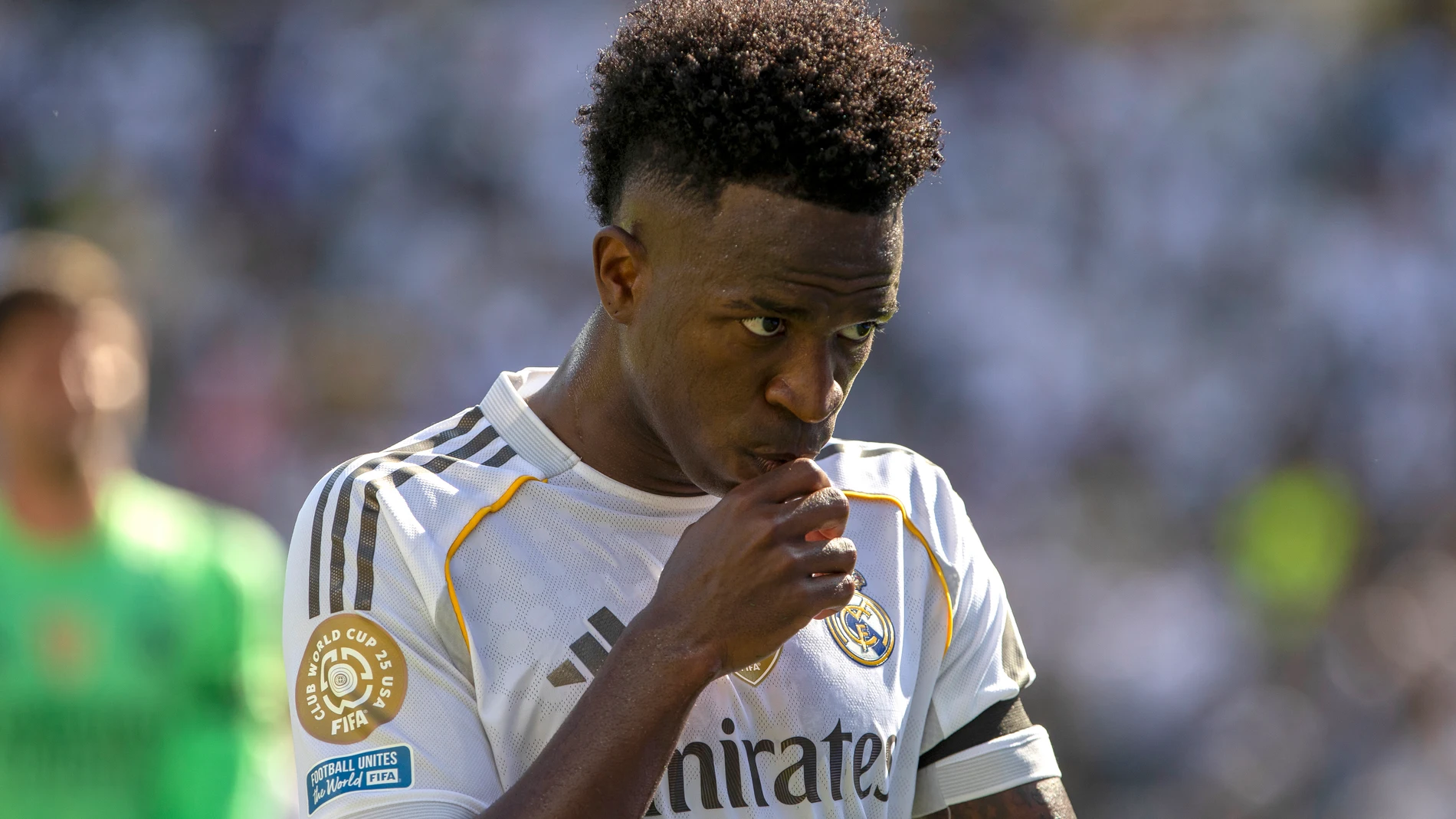 AME886. NUEVA JERSEY (ESTADOS UNIDOS), 05/07/2025.- Vinícius Júnior del Real Madrid reacciona este sábado, en un partido del Mundial de Clubes entre Real Madrid y Borussia Dortmund en el estadio MetLife de Nueva Jersey (EE.UU.). EFE/Ángel Colmenares