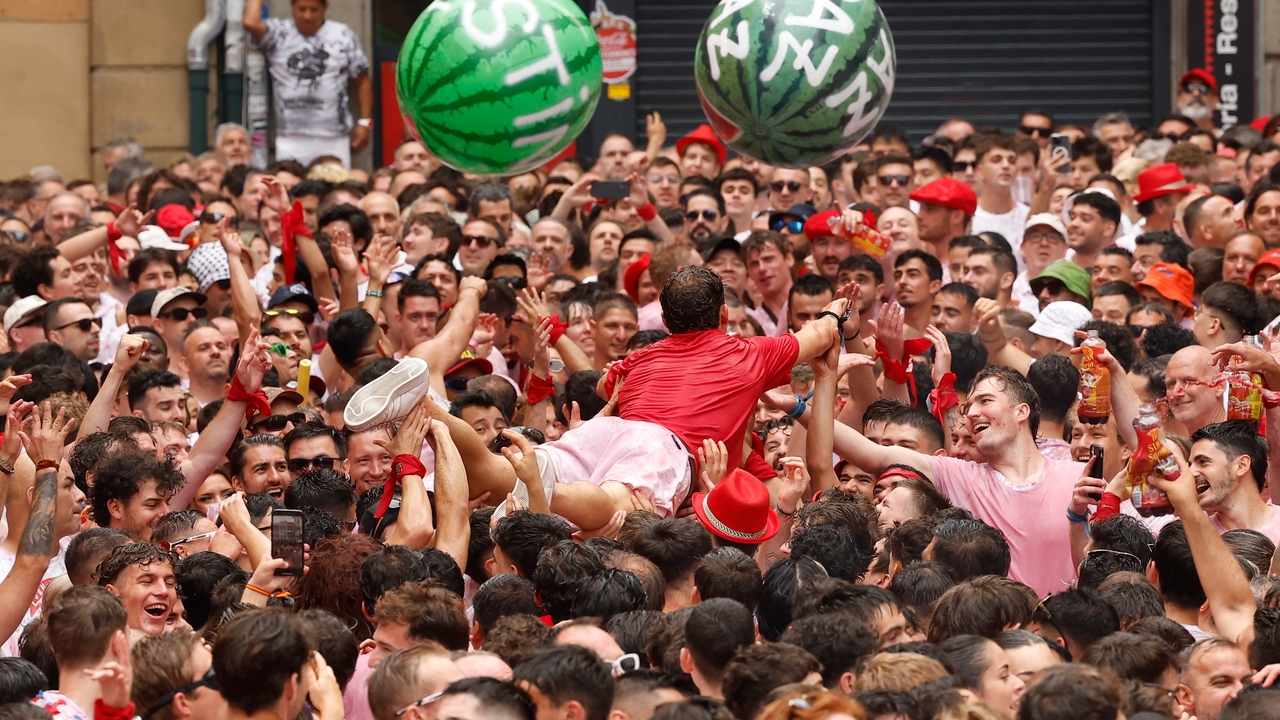 Inicio vibrante de las Fiestas de San Fermín 2025 en Pamplona: tradición, música y solidaridad Inicio vibrante de las Fiestas de San Fermín 2025 en Pamplona: tradición, música y solidaridad
