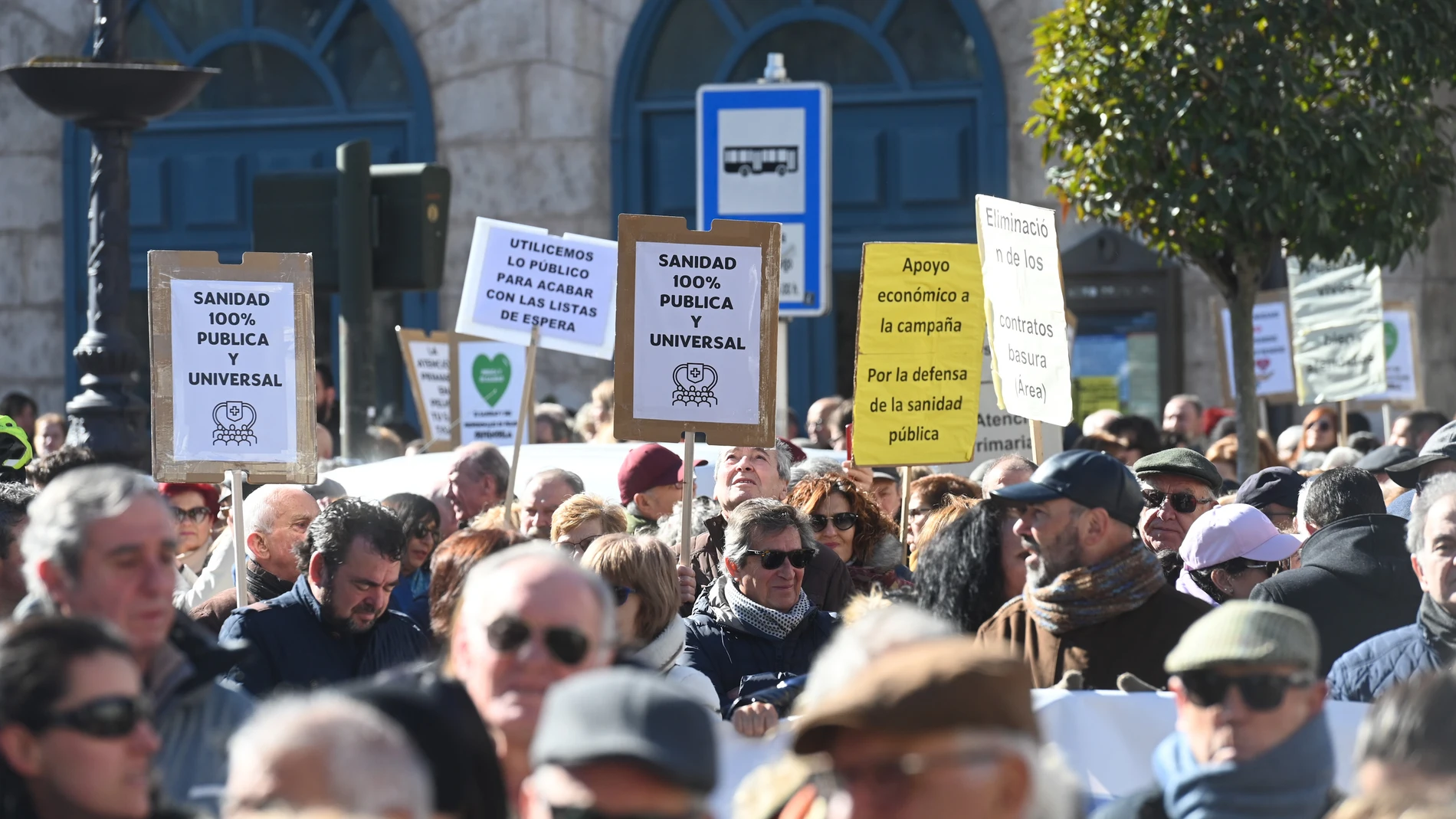 Manifestación en defensa de la Sanidad pública por las calles de Burgos