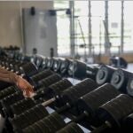 Zaragoza.-Sucesos.-Detenida una pareja que huía en bici tras robar mancuernas de madrugada en un gimnasio