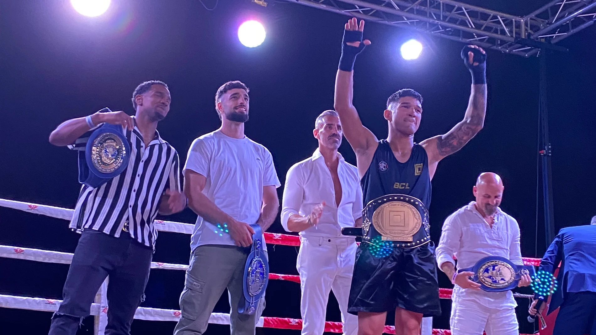 Espectacular noche de boxeo en el Hipódromo de la Zarzuela