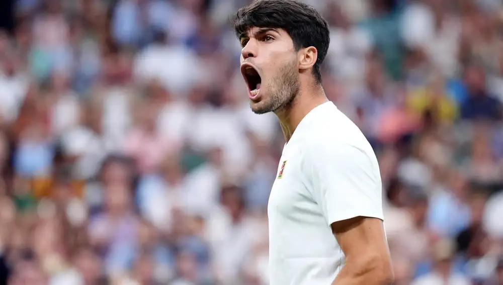 Tenis/Wimbledon.- El tenista español Carlos Alcaraz, a cuartos de Wimbledon tras lucir ante Rublev