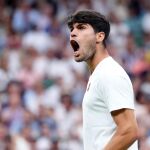Tenis/Wimbledon.- El tenista español Carlos Alcaraz, a cuartos de Wimbledon tras lucir ante Rublev