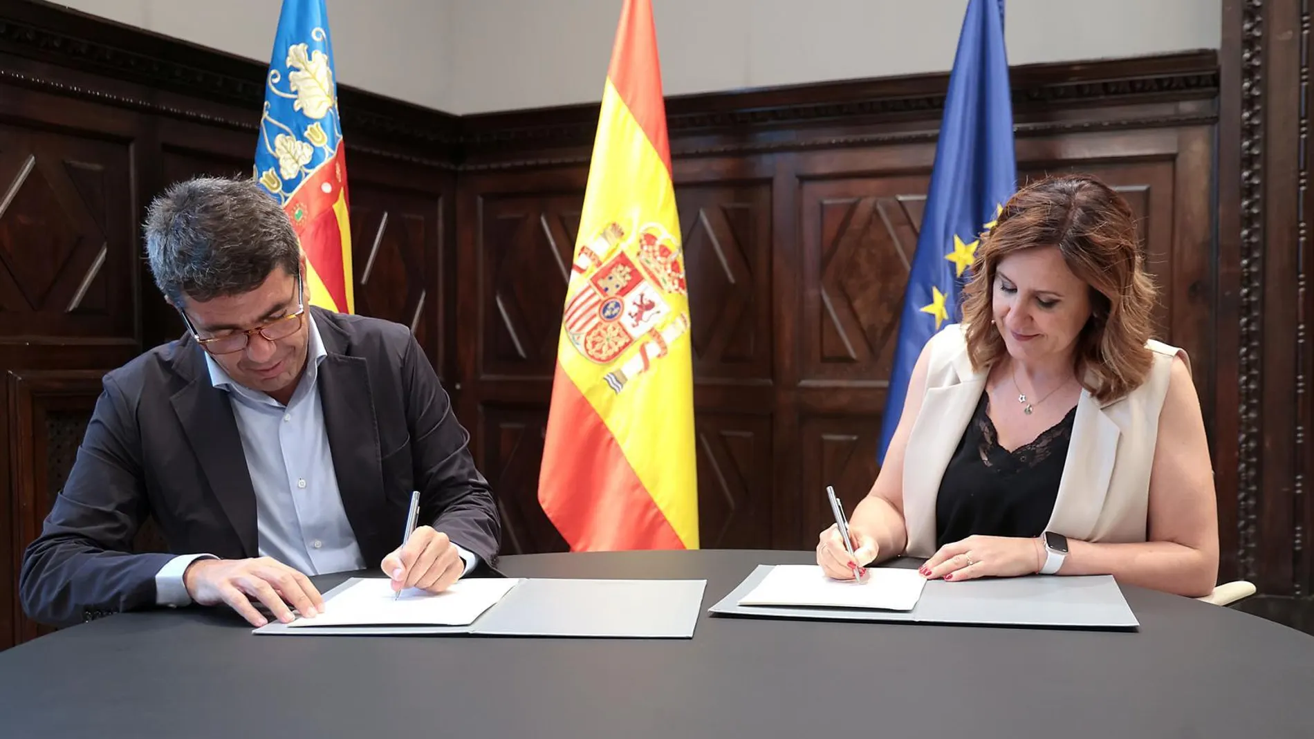 El presidente Mazón y la alcaldesa Catalá firman el convenio por el que la Generalitat financiará la limpieza del colector norte de Valencia