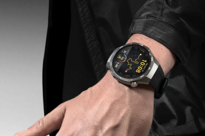 Materiales premium, funciones deportivas avanzadas y dos semanas de autonomía