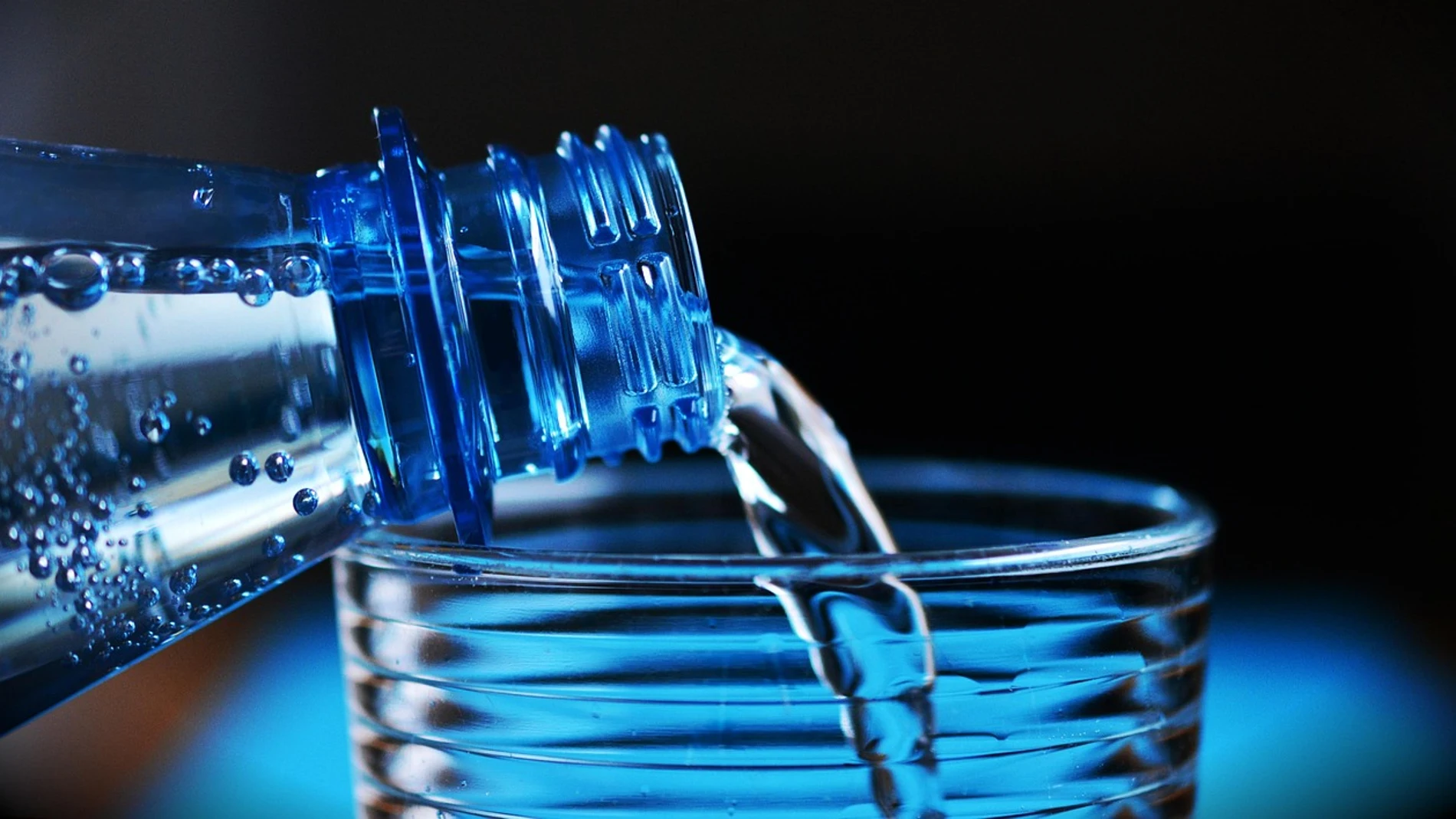 No se puede encontrar en ningún lugar: por qué el agua 100% pura no existe