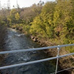 Vista del río Lérez sobre el puente