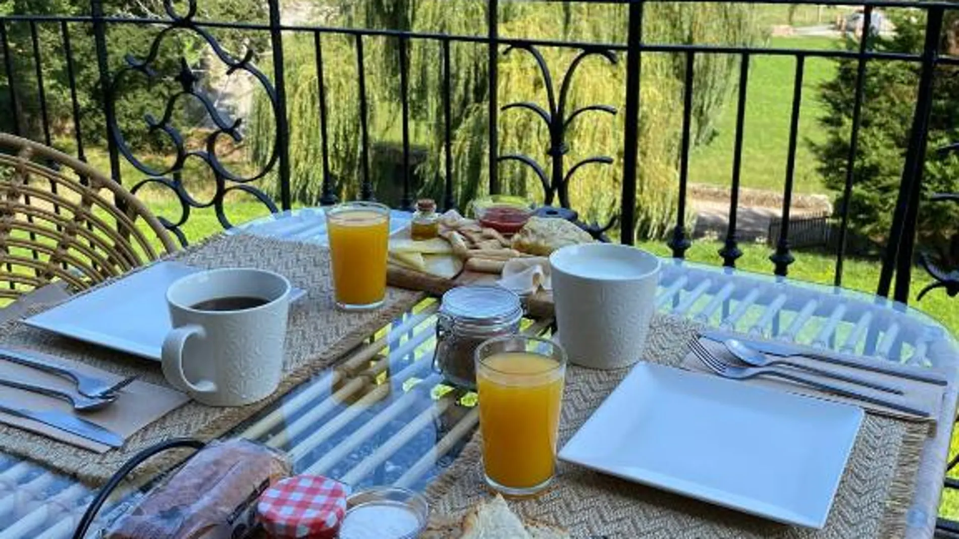 Estos son los cuatro alojamientos brutales para visitar Cantabria con tu personas favorita