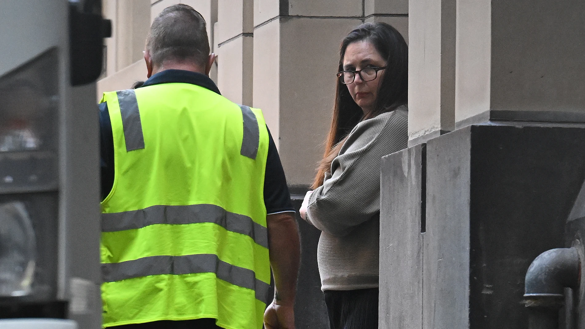Melbourne (Australia), 07/07/2025.- A photo made available on 07 July 2025 shows defendant Erin Patterson (R) in Melbourne, Australia, 15 April 2025 (issued 07 July 2025). A jury has reached a verdict that Erin Patterson was found guilty of all counts for cooking a mushroom lunch that killed three relatives and injured another. EFE/EPA/JAMES ROSS AUSTRALIA AND NEW ZEALAND OUT
