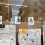 Las farmacias valencianas vuelven a bajar la persiana en su segunda jornada de protesta por los impagos de Generalitat