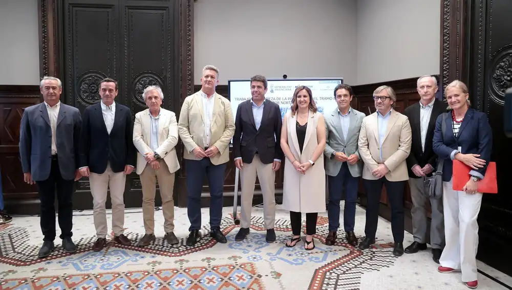 Tecnicos de la Epsar y de Medio Ambiente junto al presidente Mazón y la alcaldesa Catalá