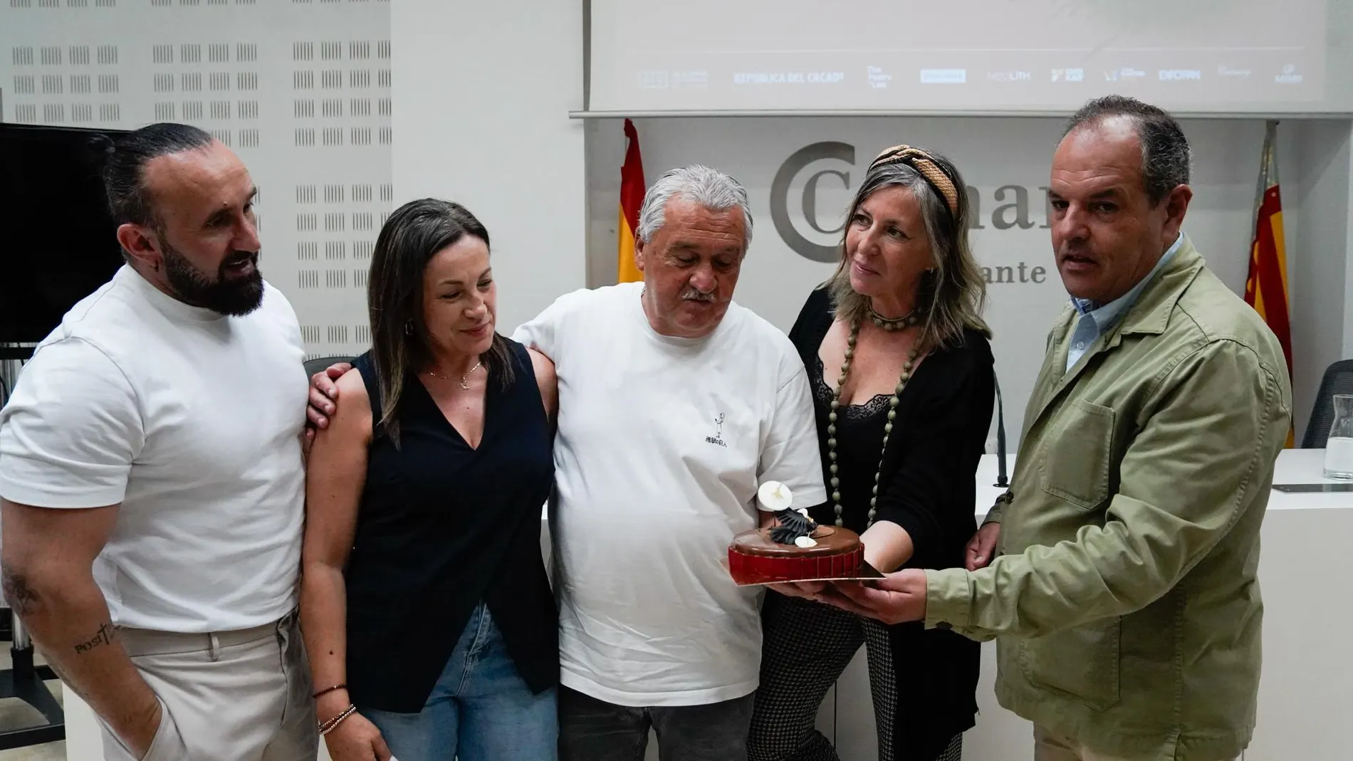 El pastelero de Elda (Alicante) ha presentado hoy el segundo concurso de la mejor tarta de chocolate del mundo