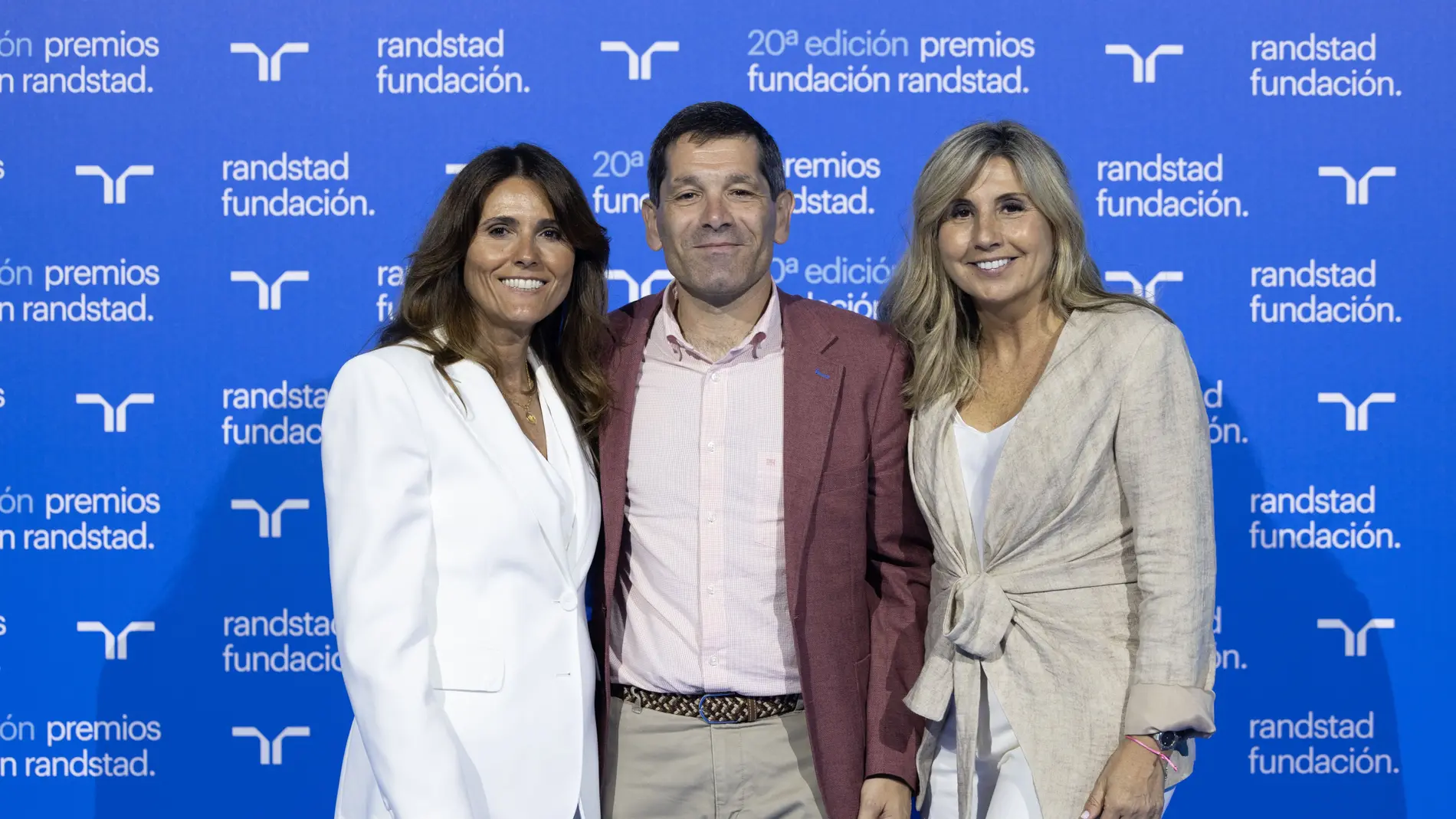 De izquierda a derecha: Ana Requena, presidenta de la Fundación Randstad; Paco Hevia, director Corporativo de Galletas Gullón; y Marta Valer, directora nacional de Alianzas Estratégicas de la Fundación Randstad