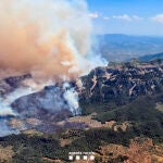 El incendio forestal de Paüls ya afecta a una superficie de 150 hectáreas