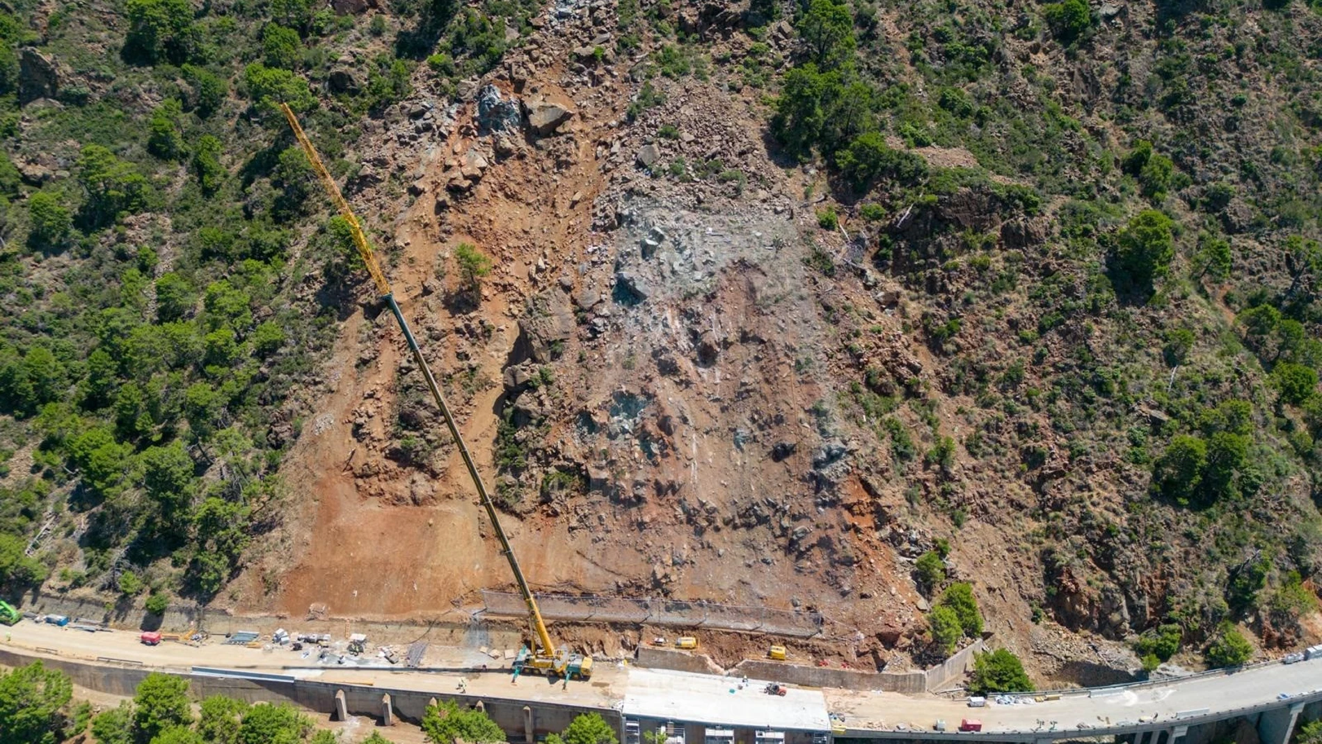 El ritmo de las obras, con trabajos de lunes a domingo e incluso de noche, ha permitido adelantar unas semanas los plazos y poder abrir uno de los carriles de circulación para ofrecer tráfico alternativo el próximo lunes.REMITIDA / HANDOUT por Junta de AndalucíaFotografía remitida a medios de comunicación exclusivamente para ilustrar la noticia a la que hace referencia la imagen, y citando la procedencia de la imagen en la firma07/07/2025