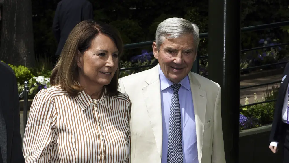 Carole y Michael, padres de Kate Middleton, en Wimbledon