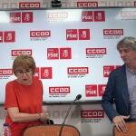 Carlos Martínez junto a la secretaria general de CCOO en Castilla y León, Ana Fernández de los Muros, tras la reunión que han mantenido este lunescon la del PSOECyL.