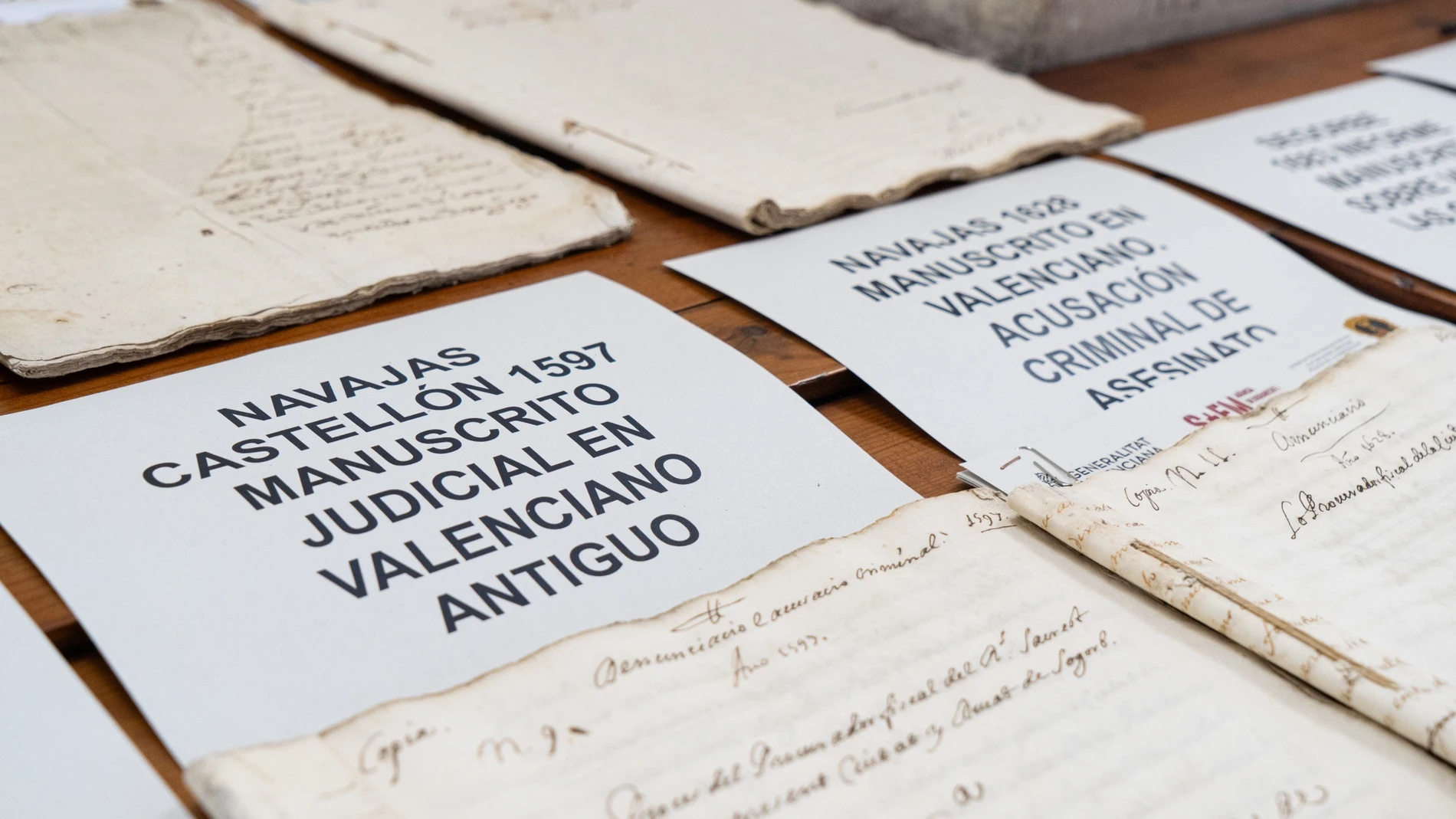 La Policía de la Generalitat recupera para el patrimonio documental valenciano 30 manuscritos de los siglos XVI y XVII que pertenecieron al Archivo del Conde de Cirat