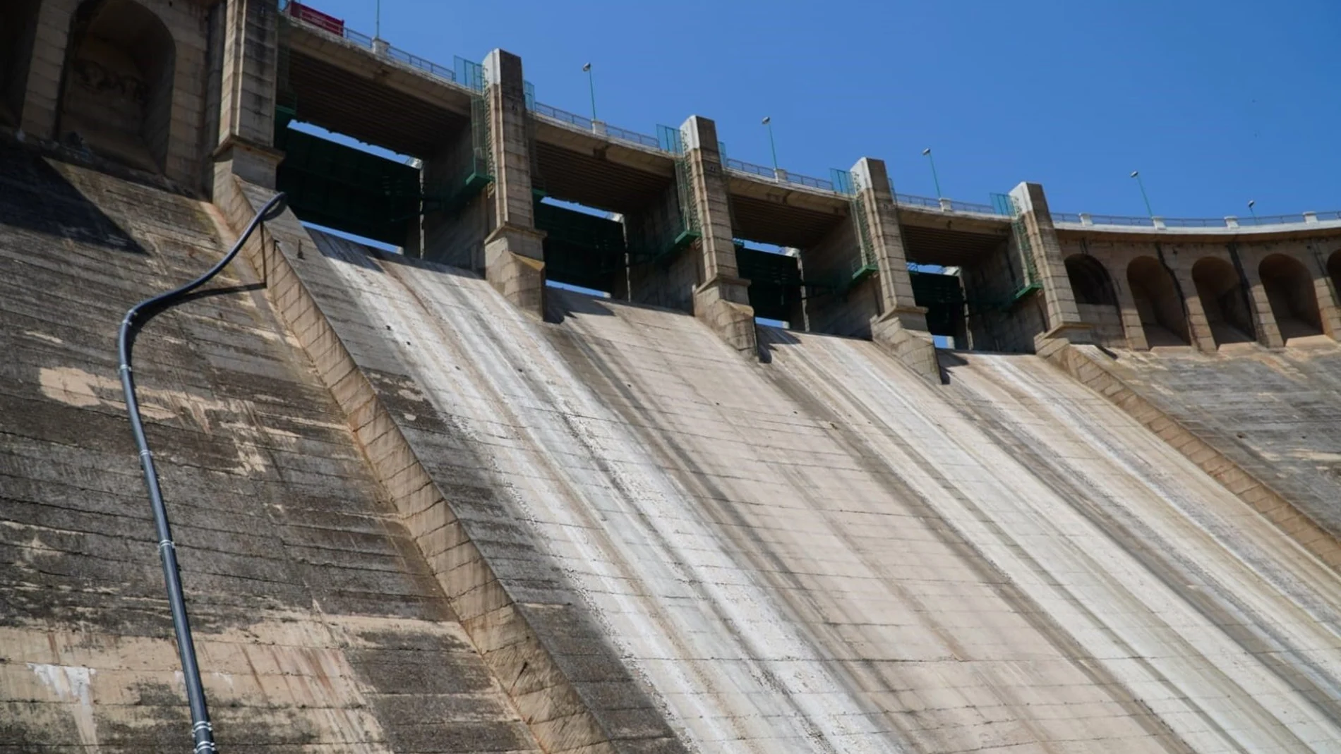 La CHJ continúa trabajando en la rehabilitación de la toma de riego afectada en la presa de Forata