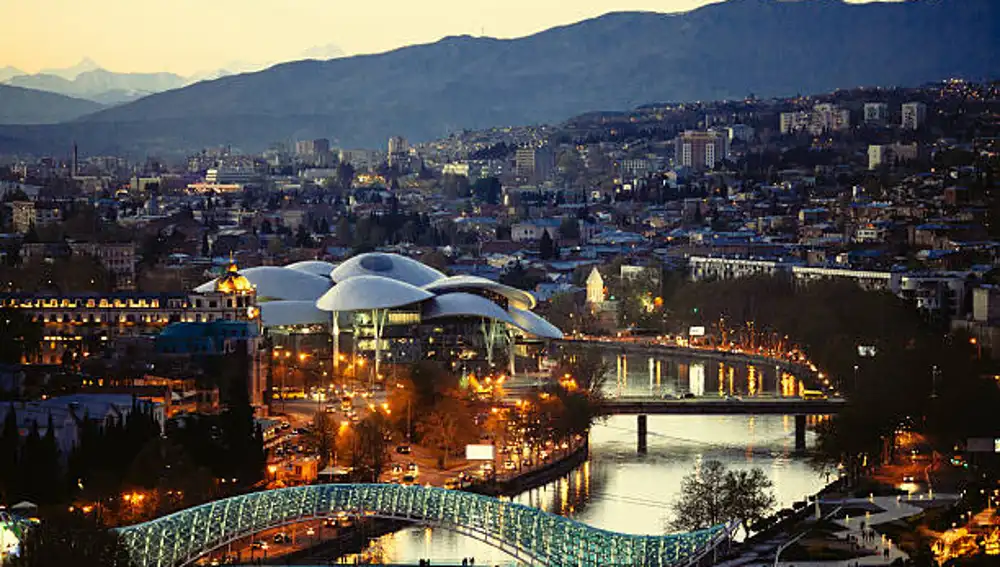 Tbilisi, una ciudad costera de Georgia, en Europa