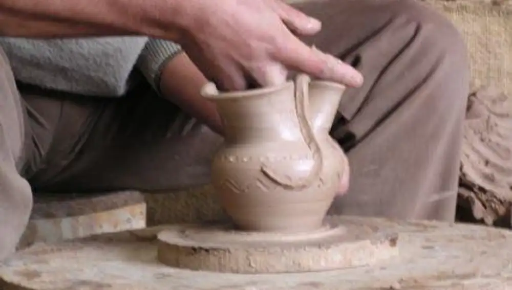 Elaboración de un jarro de Gundivos.