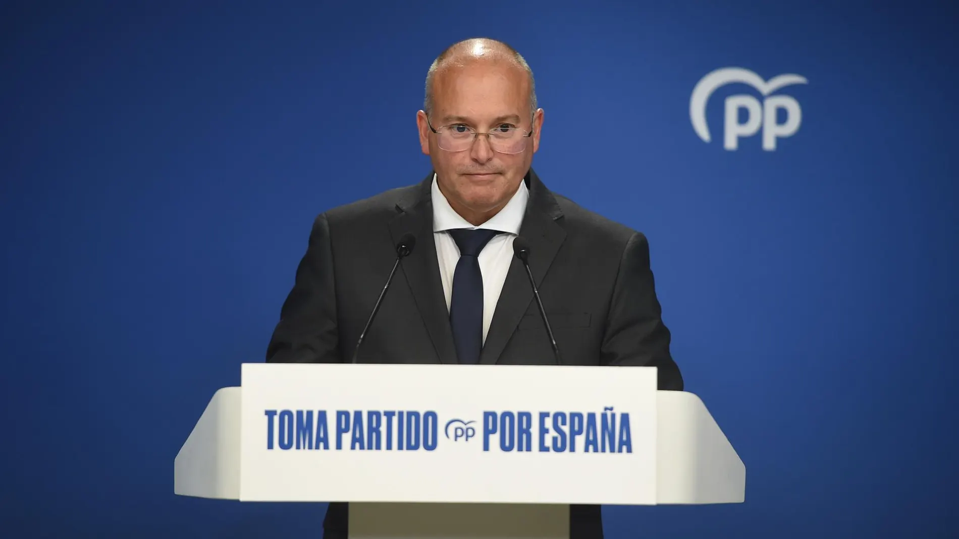 Tellado recalca que el compromiso de Feijóo es gobernar en solitario y cierra la puerta a una coalición con Vox
