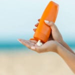 Cómo escoger la mejor crema solar para protegerte del sol en verano 