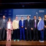 Foto de familia del jefe del Ejecutivo autonómico, González Corral y Javier Iglesias con Santiago Fermín y Pérez de Andrés, entre otros