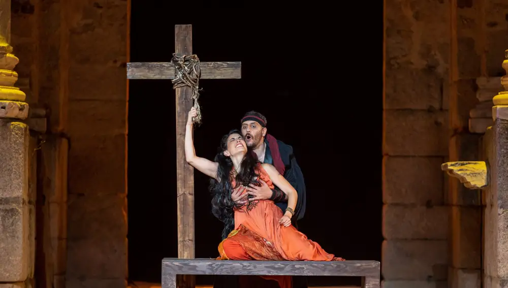 Paula Iwasaki, en 'Hipatia' (2021), sobre el escenario del Teatro Romano de Mérida